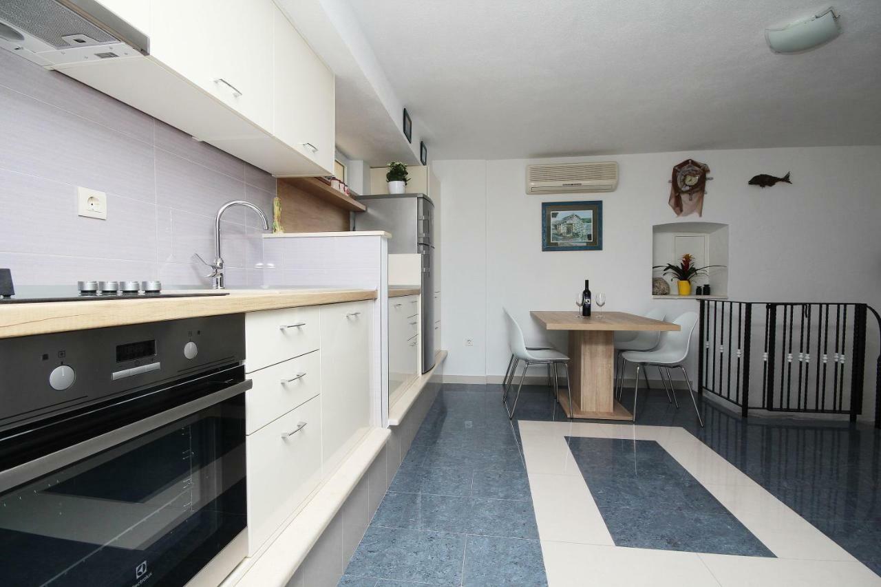 Apartmani Dalmacija Брела Екстер'єр фото