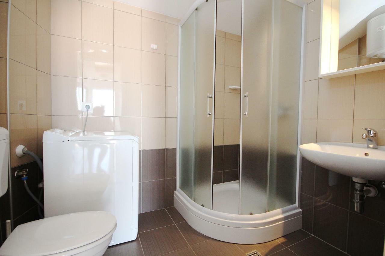 Apartmani Dalmacija Брела Екстер'єр фото