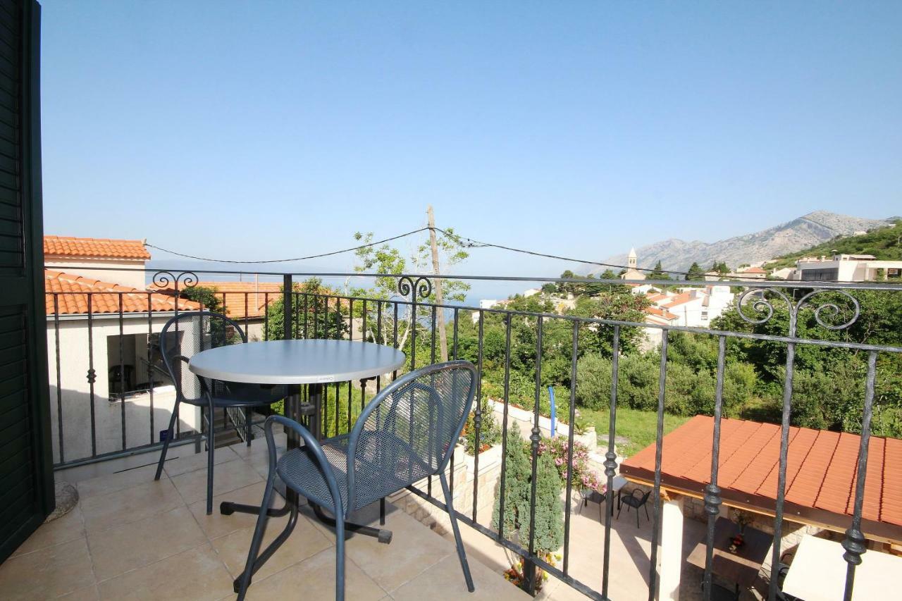 Apartmani Dalmacija Брела Екстер'єр фото