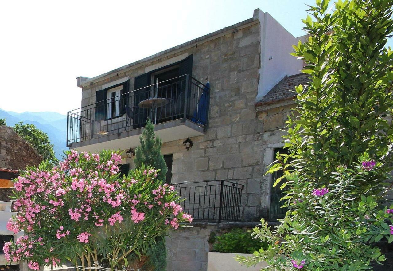 Apartmani Dalmacija Брела Екстер'єр фото